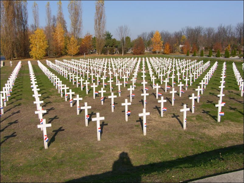 Memorijalno_groblje_Vukovar (7)